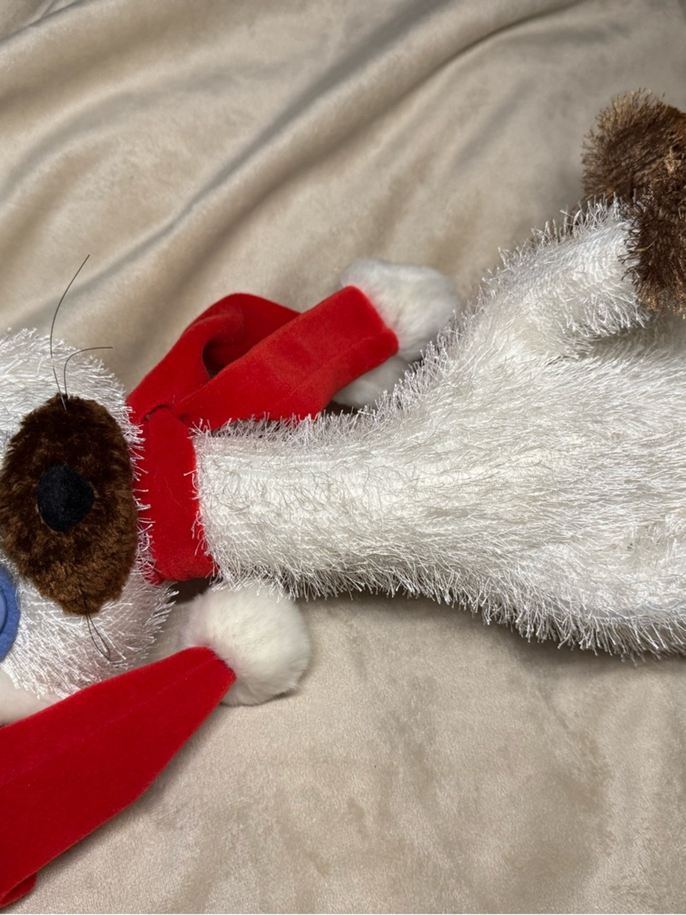 Carlton Cards Ching White and Brown Plush Holiday Figure